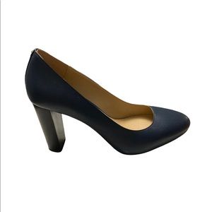 Michael Kors Navy Heel size 8.5